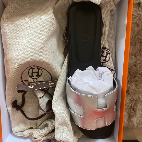 Black & Ivory Hermes sandal - Picture 3 of 4